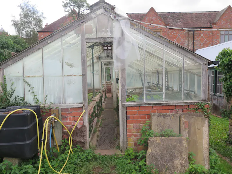 Greenhouse at Pangbourne Thameside estate , M130 (photo 69)