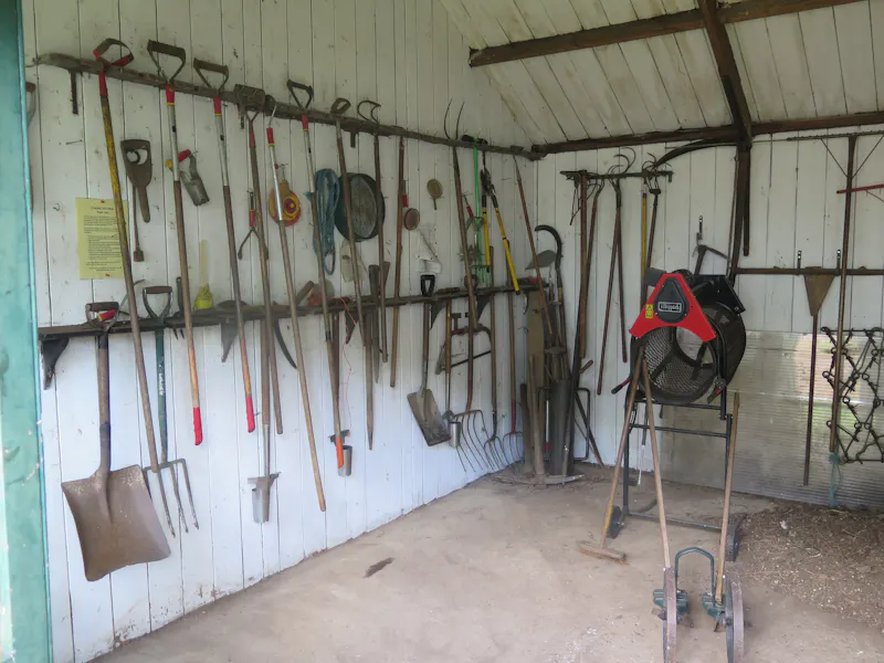 Shed at Pangbourne Thameside estate , M130 (photo 68)