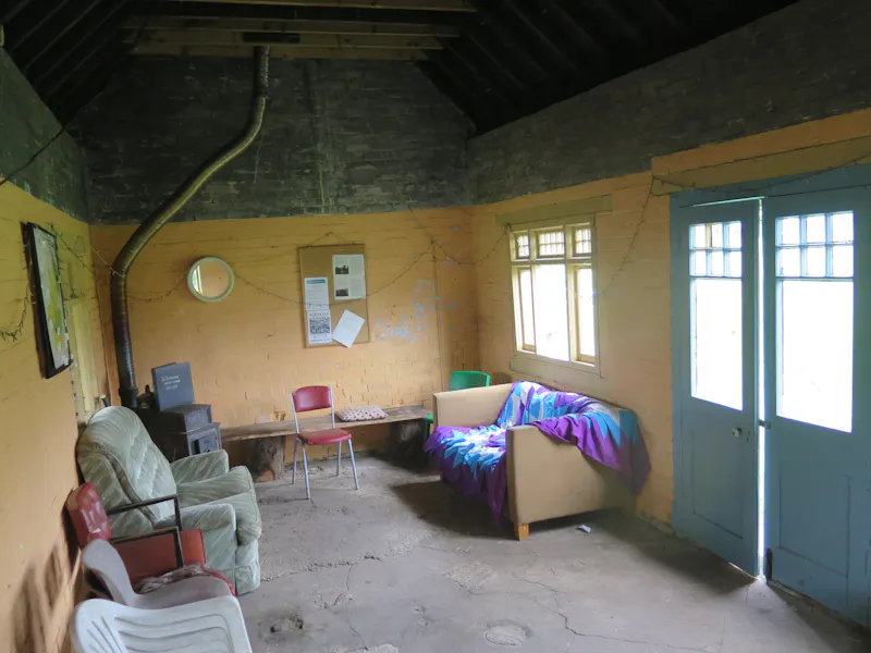Summer house at Pangbourne Thameside estate , M130 (photo 87)
