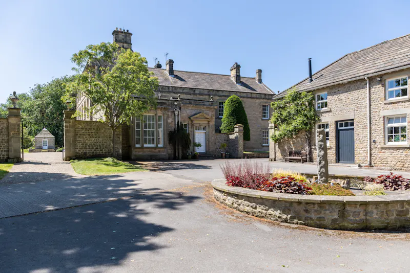 Stunning Yorkshire Queen Anne, A1616 (photo 78)