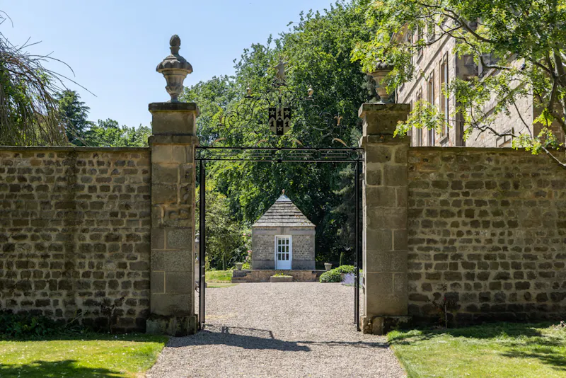 Stunning Yorkshire Queen Anne, A1616 (photo 75)
