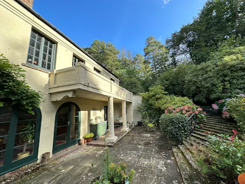 Mediterranean Dorking villa, D2742