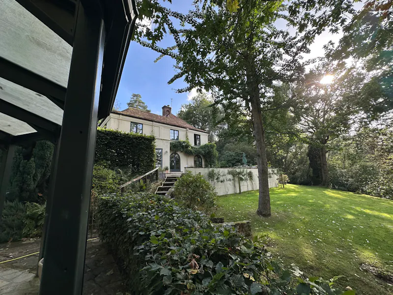 Mediterranean Dorking villa, D2742 (photo 45)