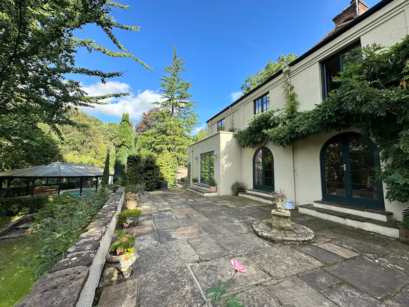 Mediterranean Dorking villa, D2742 (photo 37)