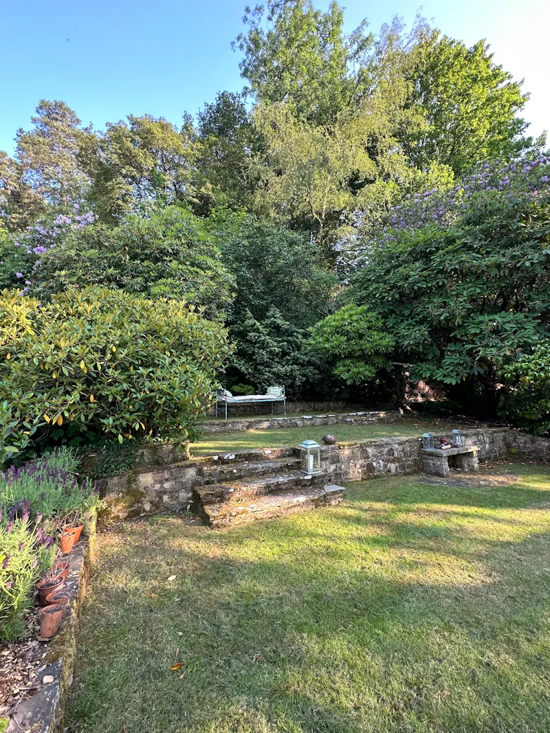 Mediterranean Dorking villa, D2742 (photo 56)