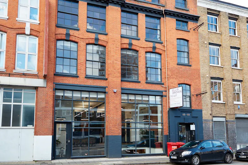 Loft studio in Old Street, N547 (photo 1)