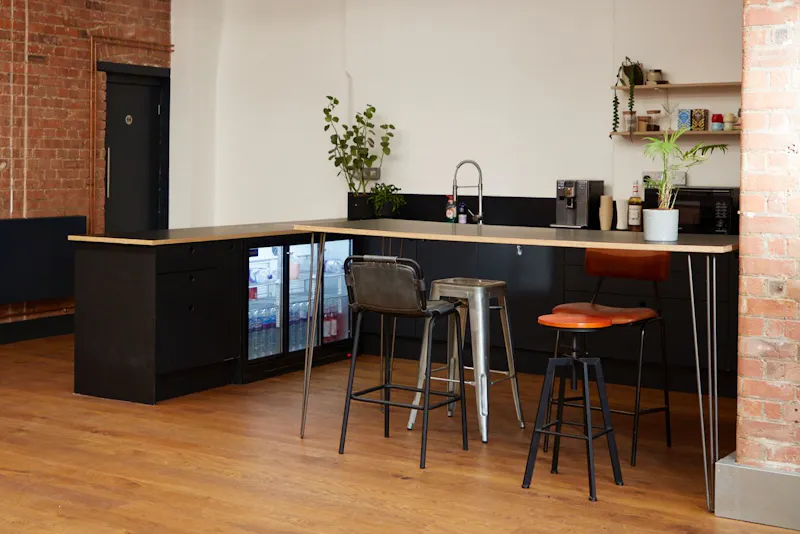 Kitchen at Loft studio in Old Street, N547 (photo 8)