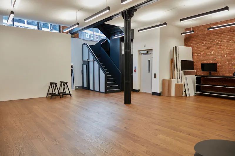 Staircase at Loft studio in Old Street, N547 (photo 5)