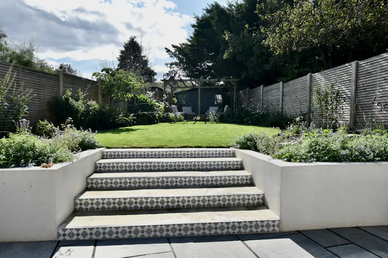 Garden at 1920's Friary Park Home, E526 (photo 28)