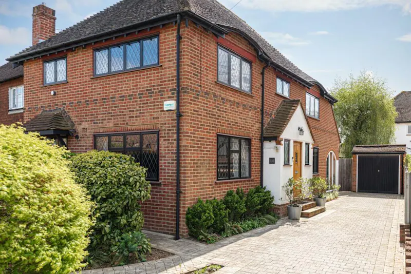 1950s Epsom family home, D2748 (photo 35)