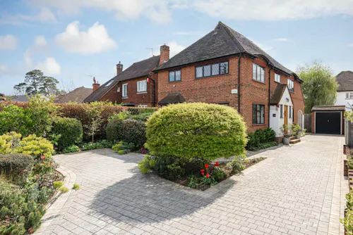 1950s Epsom family home, D2748