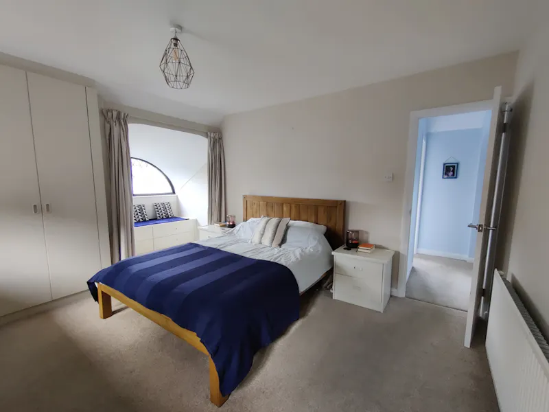 Bedroom at 1950s Epsom family home, D2748 (photo 14)