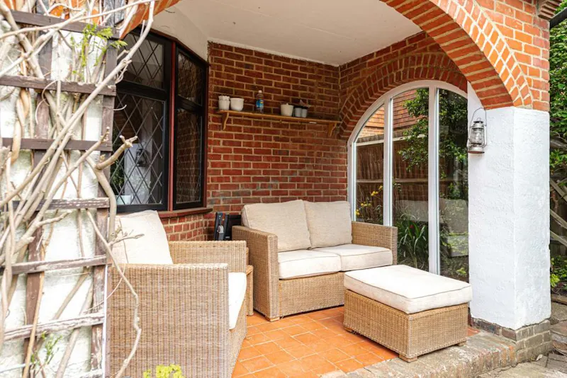 1950s Epsom family home, D2748 (photo 29)