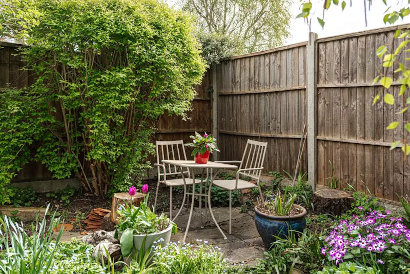 1950s Epsom family home, D2748 (photo 32)