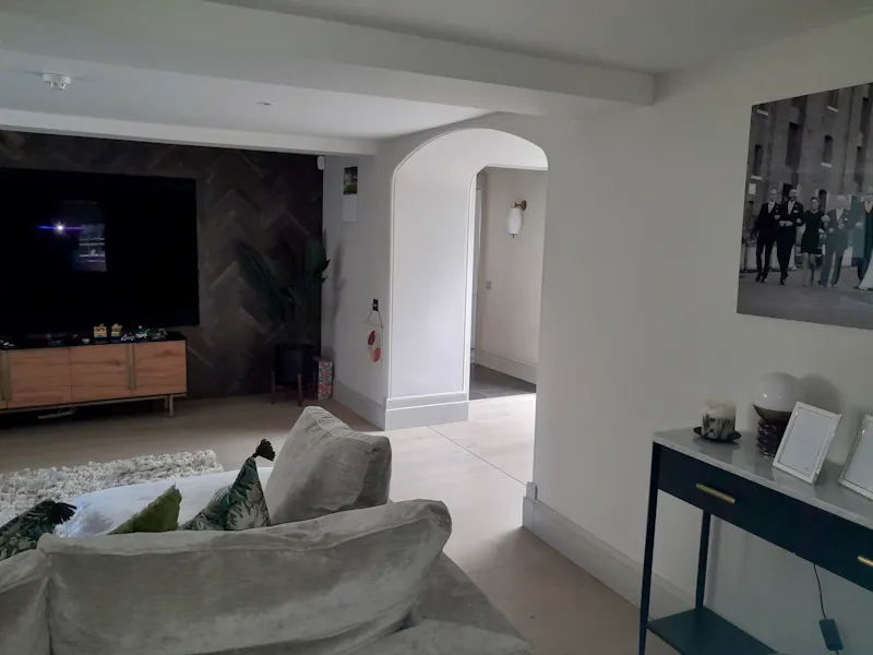 Restored Cotswold Manor House, A1617 (photo 19)