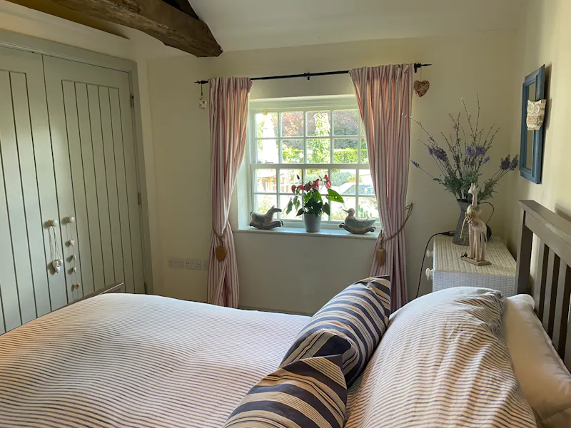 Bedroom at Barn conversion in Swanmore, D2743 (photo 46)