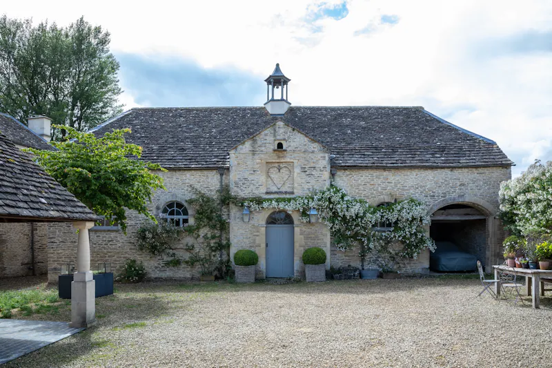 Stable / Outbuildings at Restored Cotswold Manor House, A1617 (photo 44)
