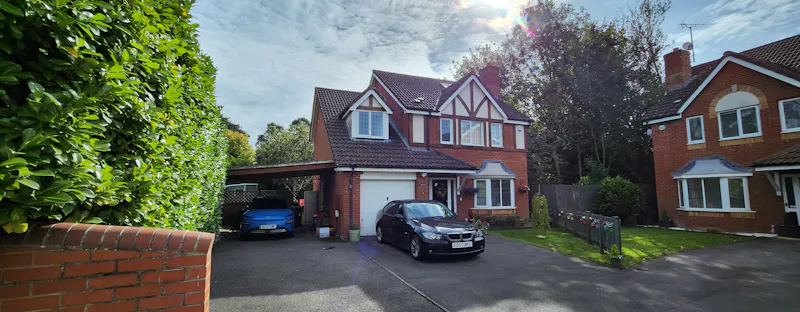 Driveway at Sindlesham cul-de-sac home, D2746 (photo 20)