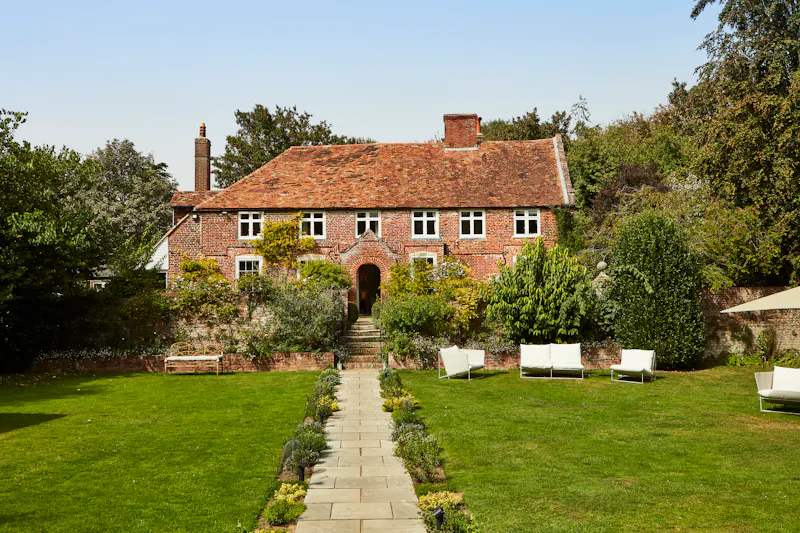 Farmhouse Hotel in Deal, R869 (photo 1)