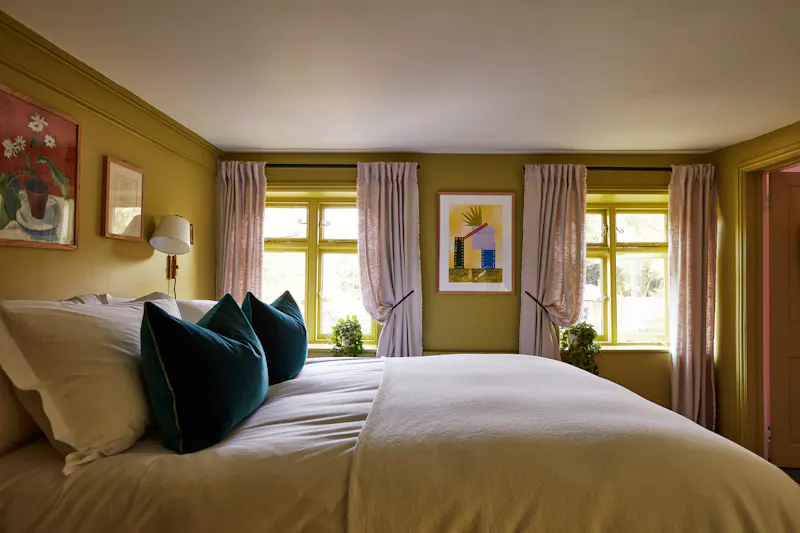 Bedroom at Farmhouse Hotel in Deal, R869 (photo 11)