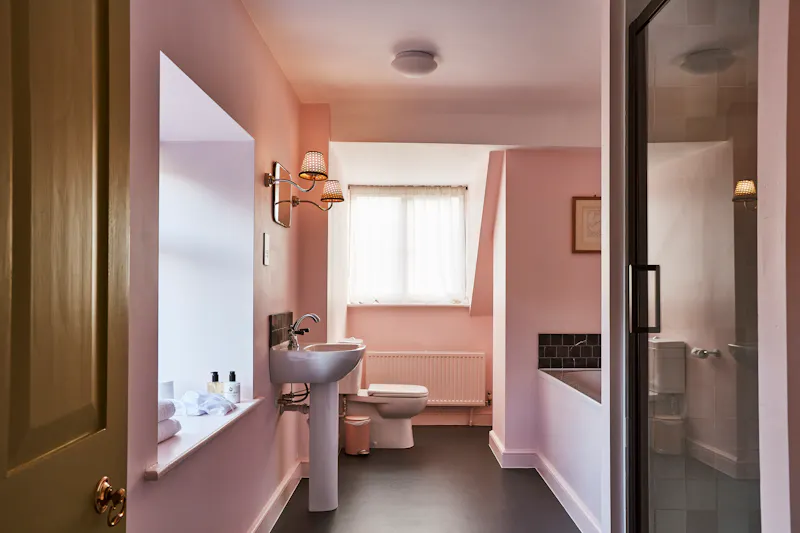 Bathroom at Farmhouse Hotel in Deal, R869 (photo 12)