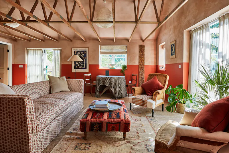 Living Room at Farmhouse Hotel in Deal, R869 (photo 19)
