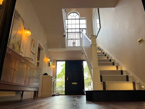 Modern house by Richmond Park, D2747