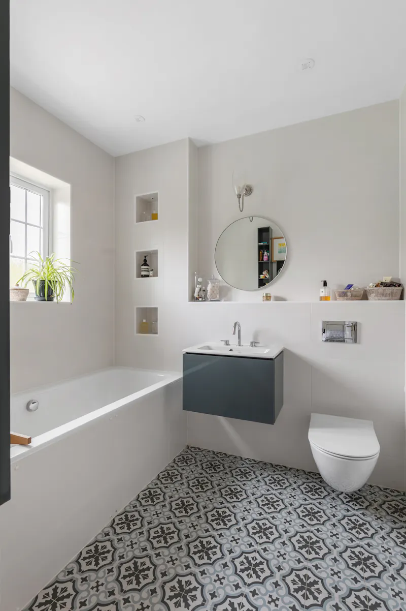 Bathroom at 1930's Bromley Family Home, D2906 (photo 18)