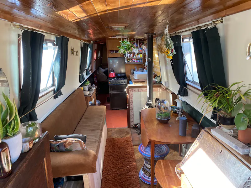 Kitchen at Traditional Narrowboat, HSE29 (photo 3)