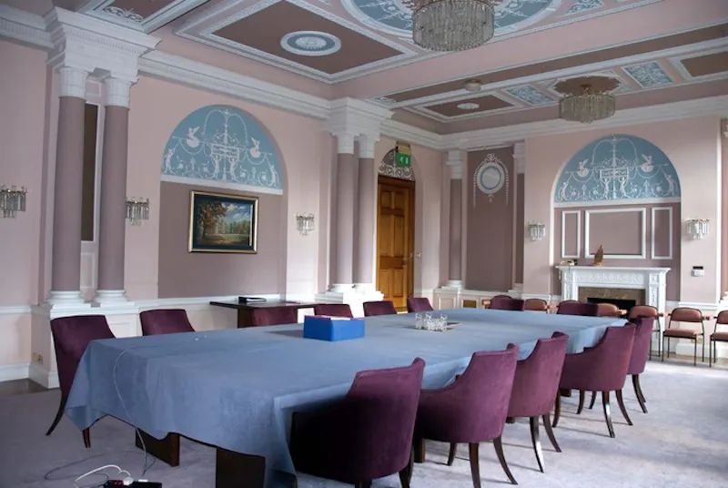 Boardroom at Vacant Gothic mansion in Bucks, M283 (photo 7)