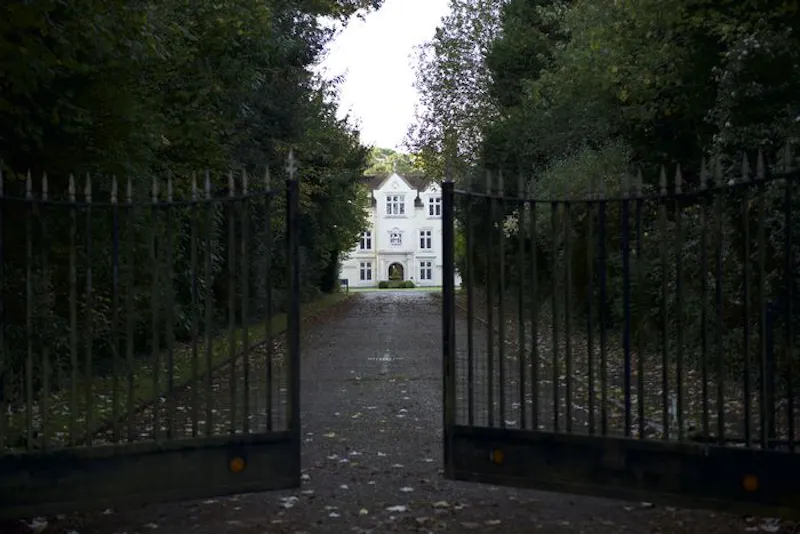 Vacant Gothic mansion in Bucks, M283 (photo 37)