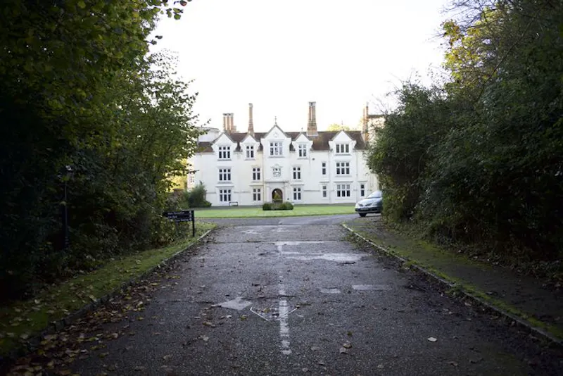 Driveway at Vacant Gothic mansion in Bucks, M283 (photo 36)