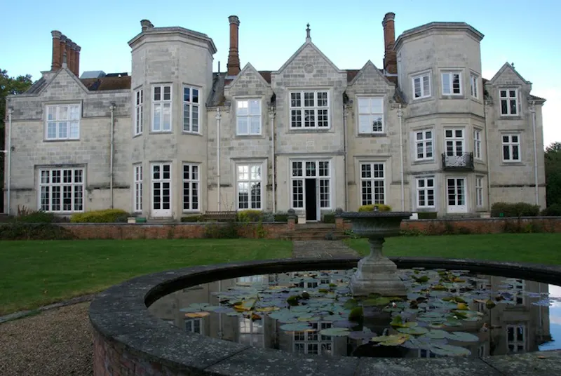 Pond at Vacant Gothic mansion in Bucks, M283 (photo 33)
