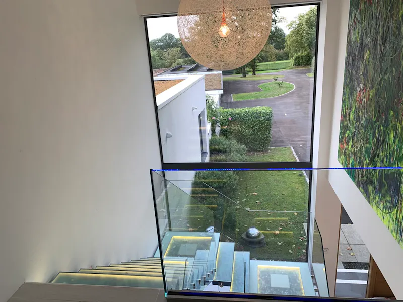 Unique modern house in Lyne, D2749 (photo 21)