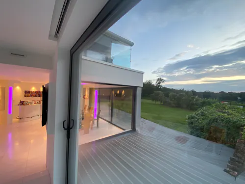 Unique modern house in Lyne, D2749