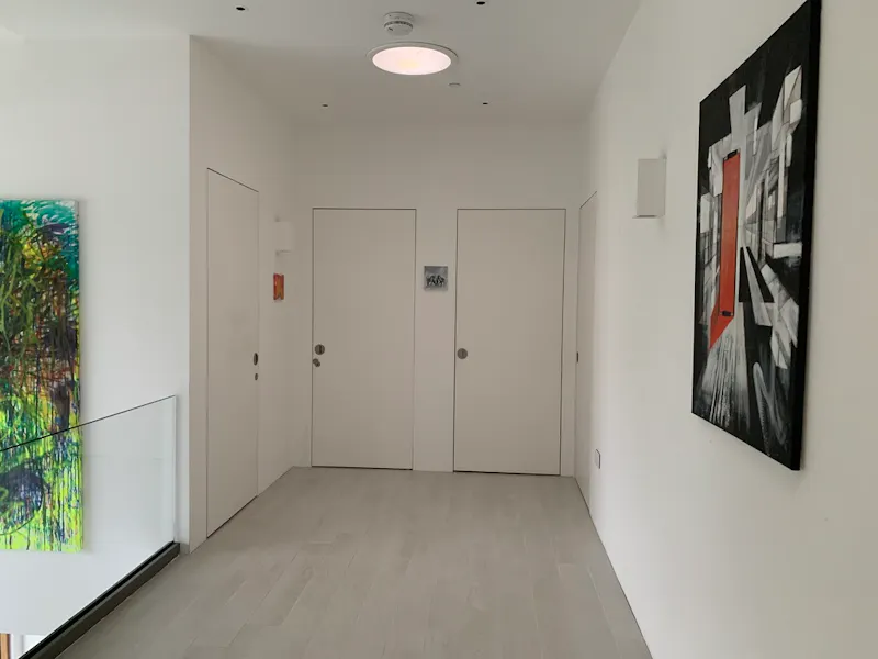 Unique modern house in Lyne, D2749 (photo 26)
