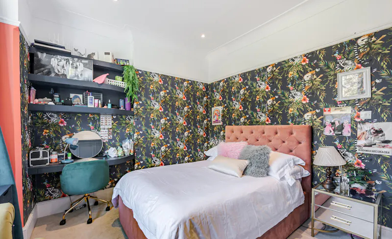 Bedroom at Stylish Wandsworth townhouse, B2030 (photo 15)