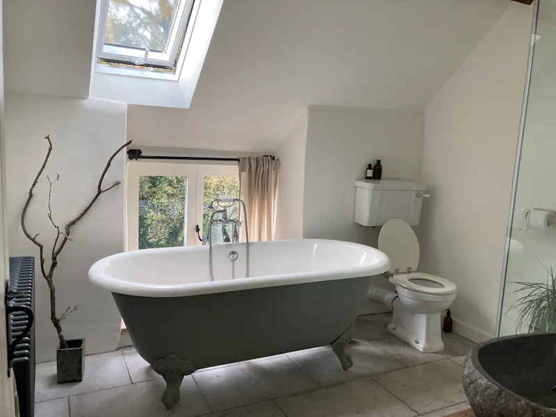 Bath - rolltop at Natural cottage near Bristol, CH125 (photo 16)