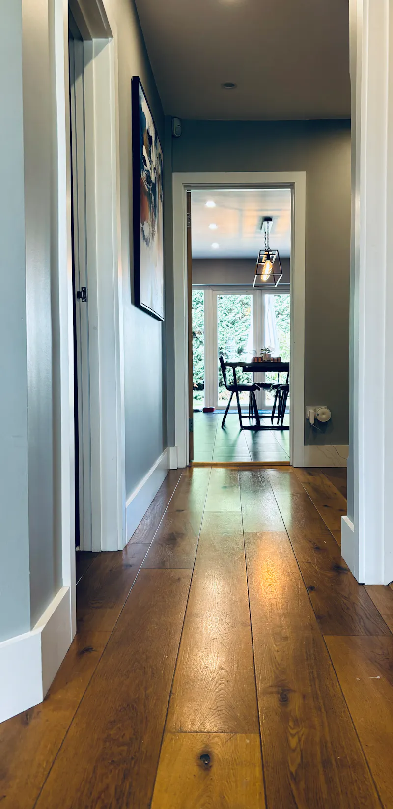 Corridor at Pretty blue Hersham home, D2754 (photo 4)