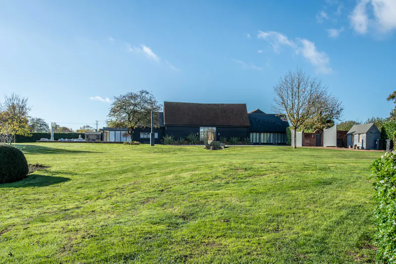 Garden at Whempstead barn conversion, D2750 (photo 58)