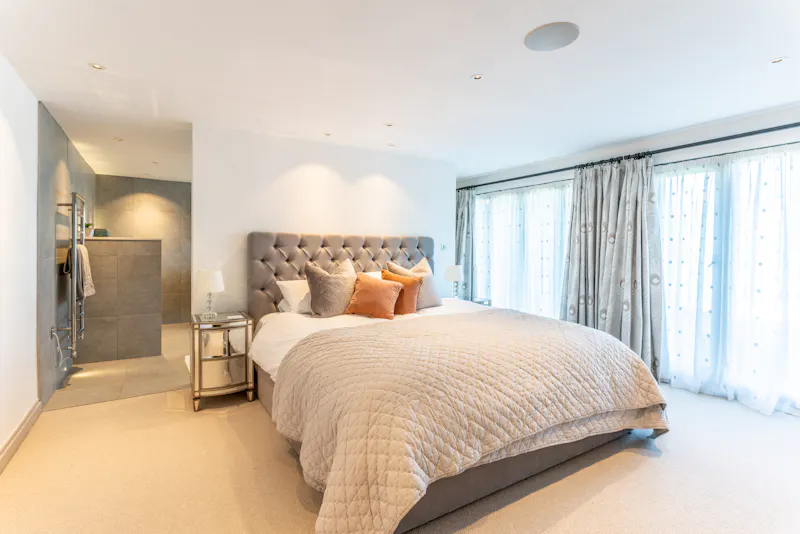 Bedroom at Whempstead barn conversion, D2750 (photo 26)