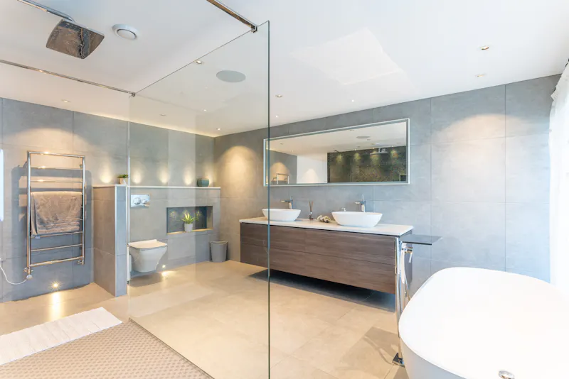Bathroom at Whempstead barn conversion, D2750 (photo 39)
