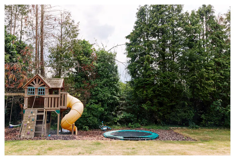 Treehouse at Large Watford Heath family home, D2751 (photo 45)