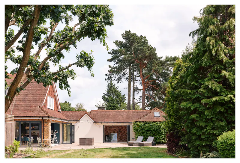 Large Watford Heath family home, D2751 (photo 40)