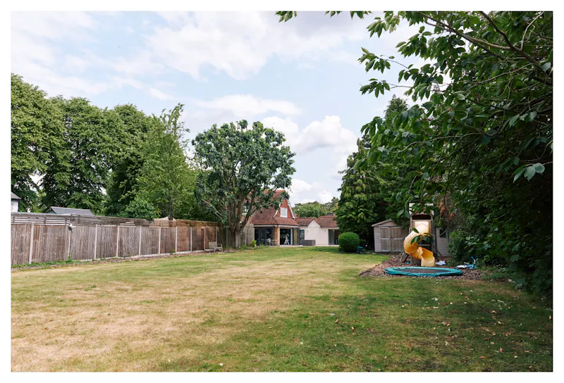 Garden at Large Watford Heath family home, D2751 (photo 46)