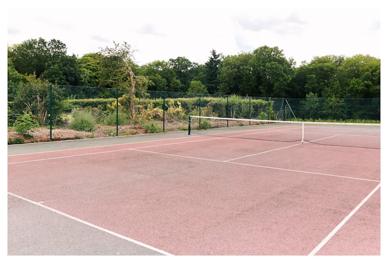 Tennis court at Large Watford Heath family home, D2751 (photo 54)