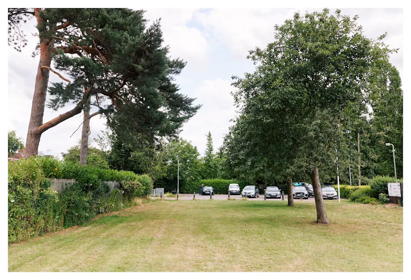 Large Watford Heath family home, D2751 (photo 62)