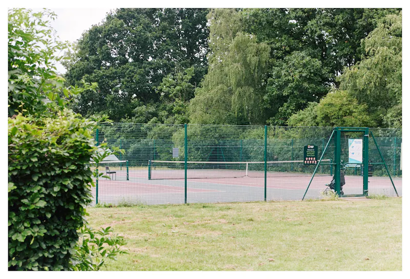Large Watford Heath family home, D2751 (photo 53)
