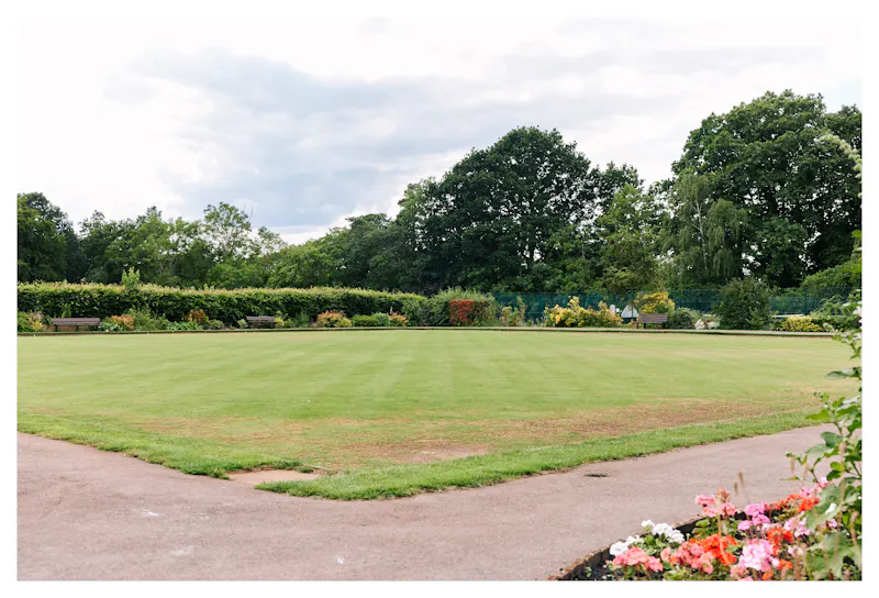 Large Watford Heath family home, D2751 (photo 57)