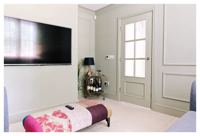 Large Watford Heath family home, D2751 (photo 30)